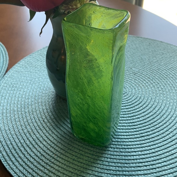 Crate & Barrel - Green Glass Cabo Bud Vase (NWT) - Picture 10 of 11